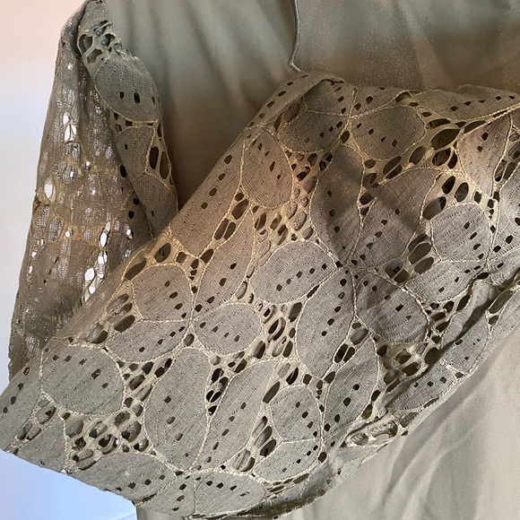 Cupshe blouse - Picture 2 of 4